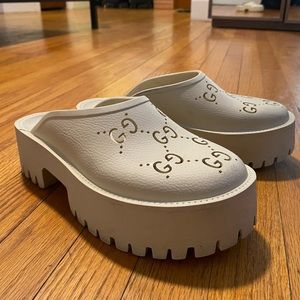 Gucci platform rubber clogs size 39 in cream